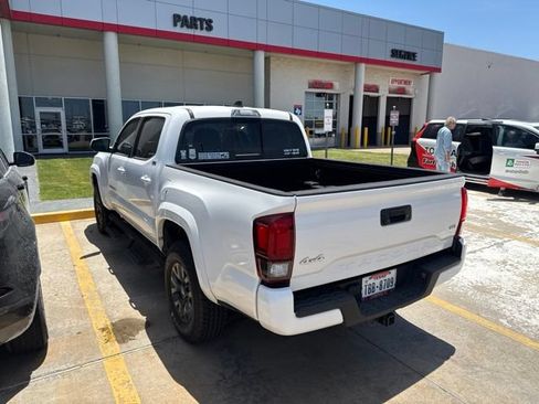 Used 2020 Toyota Tacoma SR5 w/ Technology Package AWD/4WD image 6