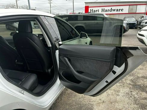 Used 2020 Tesla Model 3 image 18