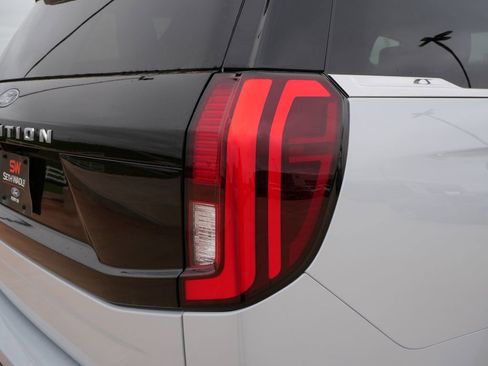 New 2026 Ford Expedition Active AWD/4WD image 9