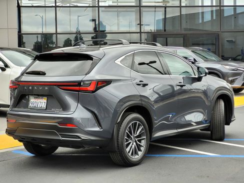 Used 2025 Lexus NX 350h AWD w/ Premium Package image 4