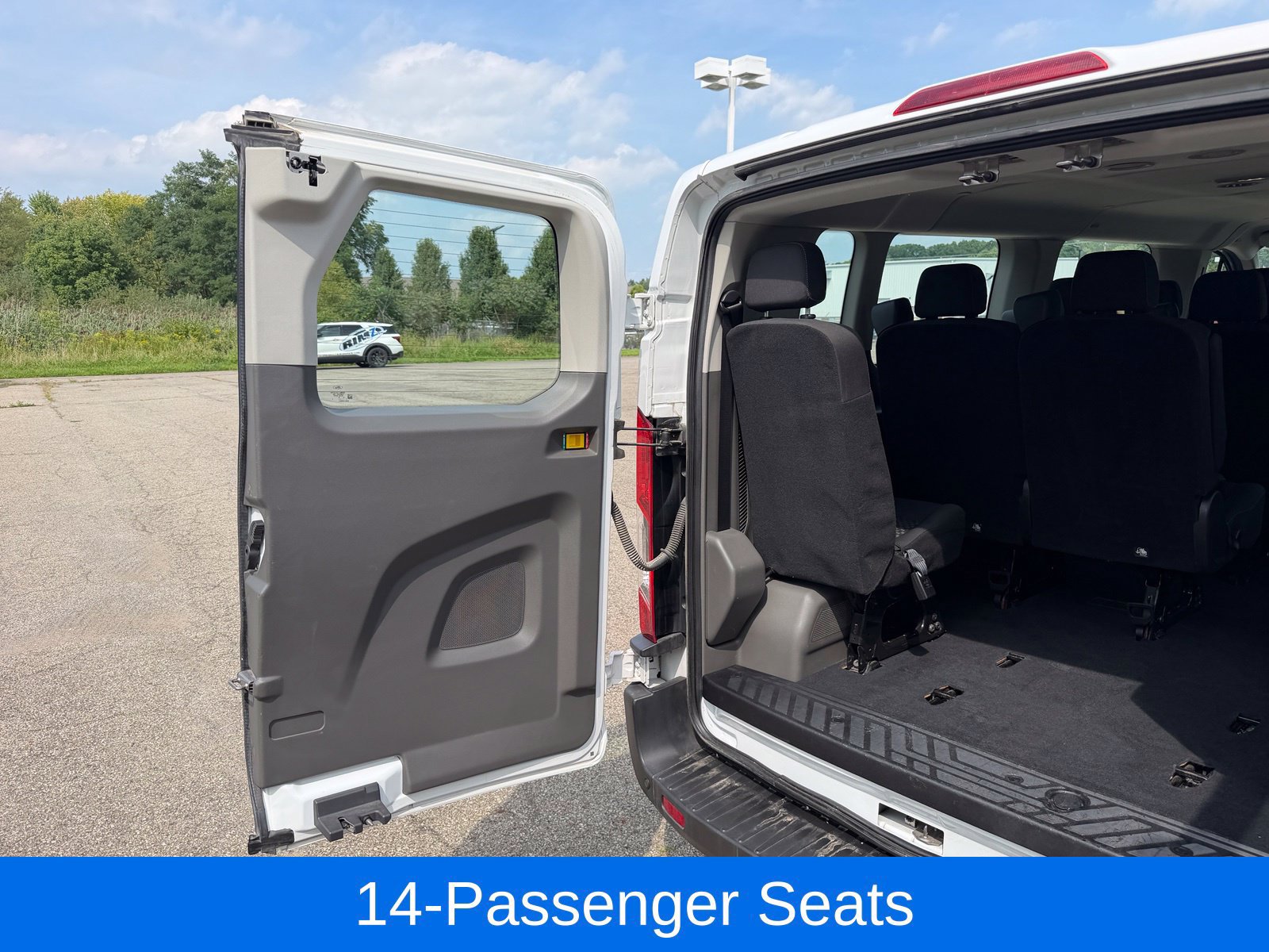 Used 2023 Ford Transit 350 XLT RWD image 26