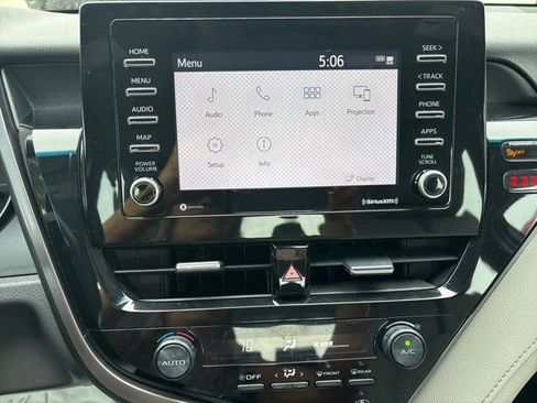 Used 2021 Toyota Camry SE FWD image 25