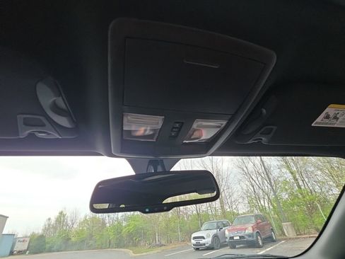 Used 2014 Dodge Challenger SXT Plus image 22