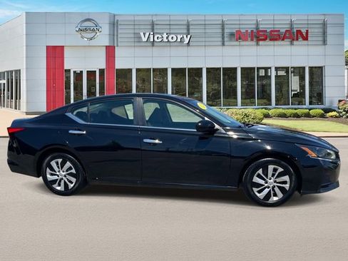 Used 2023 Nissan Altima 2.5 S FWD image 2