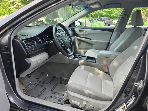 Used 2016 Toyota Camry LE FWD image 15