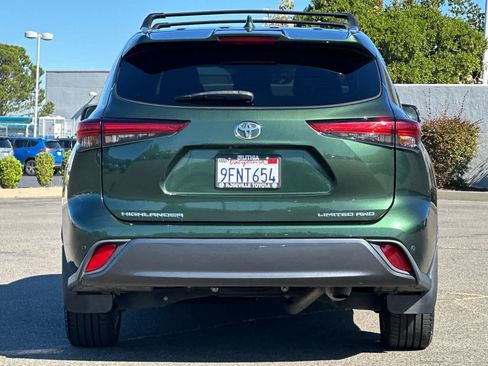 Used 2023 Toyota Highlander Limited image 8