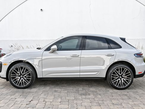 Used 2025 Porsche Macan w/ Premium Package Plus AWD/4WD image 10