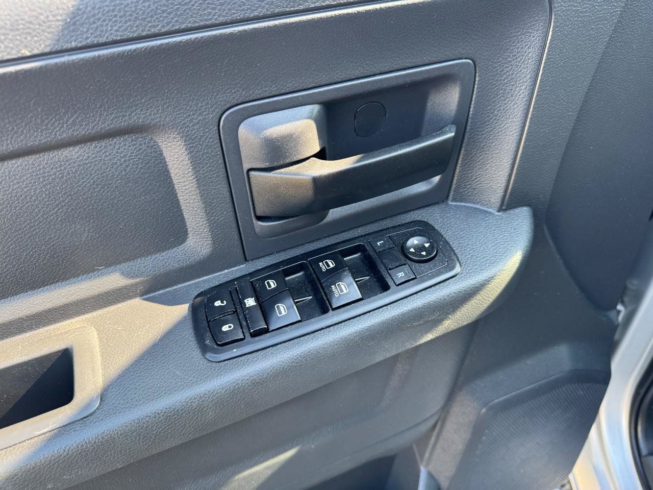 Used 2012 RAM 1500 Express w/ ST Popular Equipment Group RWD image 17