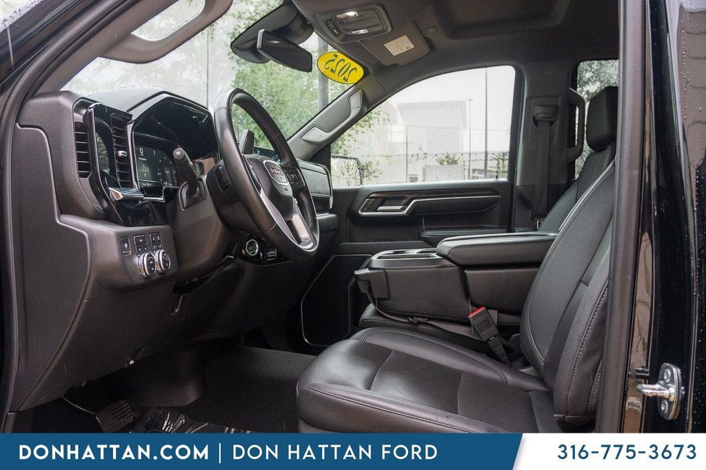 Used 2025 GMC Sierra 1500 SLT AWD/4WD image 3