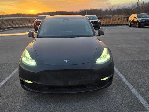 Used 2024 Tesla Model Y Long Range image 2