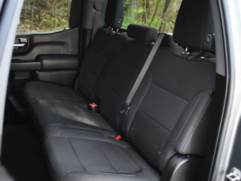 Used 2021 Chevrolet Silverado 1500 Custom AWD/4WD image 11