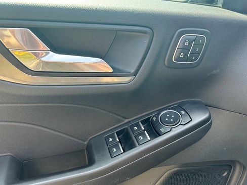 Used 2022 Ford Escape Titanium w/ Class II Trailer Tow Package image 16