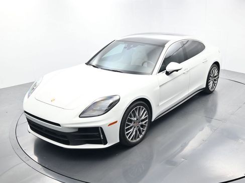 Certified 2025 Porsche Panamera image 31