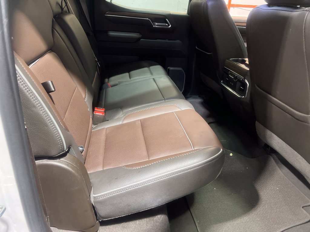 Used 2023 GMC Sierra 1500 Denali w/ Technology Package AWD/4WD image 9