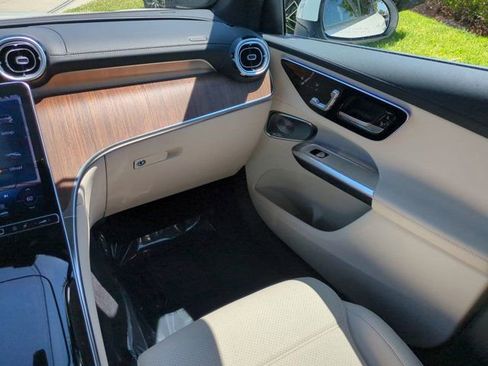 Used 2023 Mercedes-Benz GLC 300 4MATIC image 15