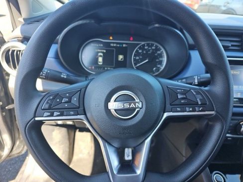 Used 2025 Nissan Versa SV FWD image 12