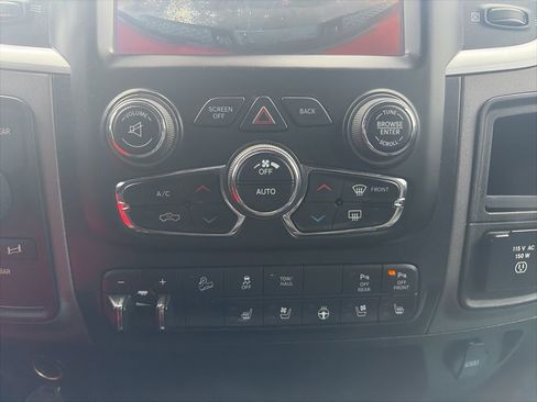 Used 2018 RAM 2500 Power Wagon w/ Leather & Luxury Group image 20