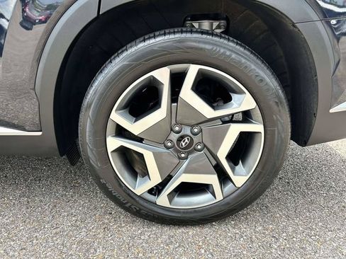 Used 2024 Hyundai Palisade SEL w/ Premium Package FWD image 9