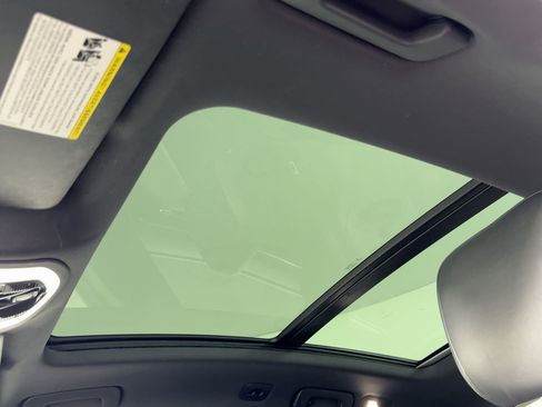 Used 2018 Porsche Macan S image 16