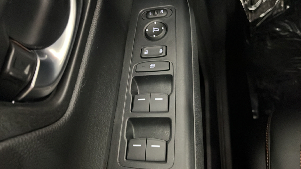 Used 2025 Honda CR-V Sport-L image 31