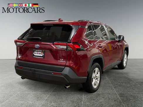 Used 2019 Toyota RAV4 LE w/ Carpet Mat Package image 3