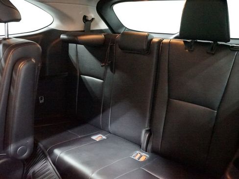 Used 2022 Toyota Highlander XLE image 29