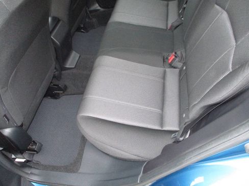 Used 2018 Subaru Impreza 2.0i Premium image 6