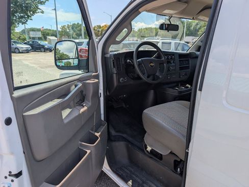 Used 2021 Chevrolet Express 2500 w/ Driver Convenience Package RWD image 13