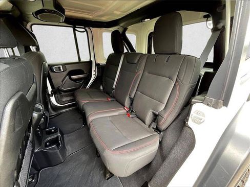 Used 2021 Jeep Wrangler Unlimited Rubicon w/ Cold Weather Group AWD/4WD image 26