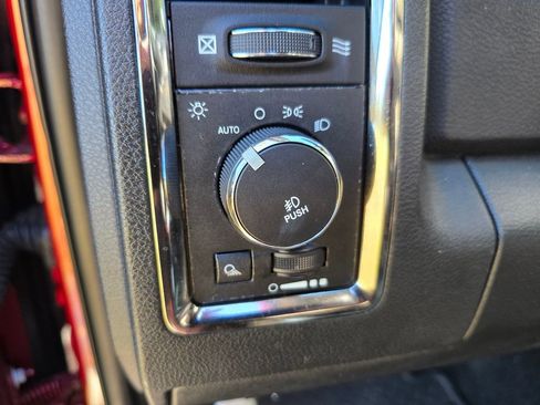 Used 2013 RAM 1500 Sport image 25