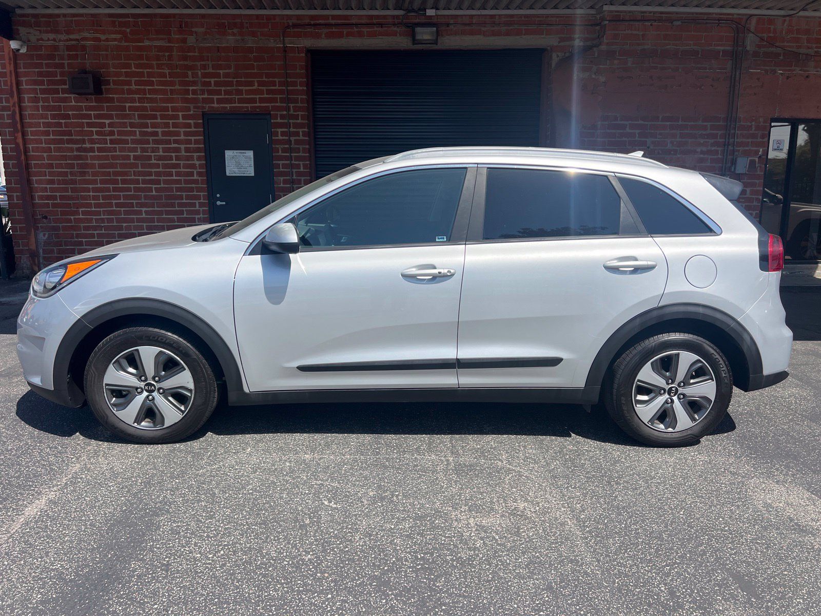Used 2019 Kia Niro LX FWD image 9