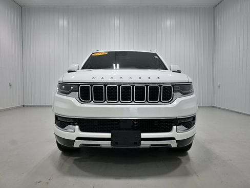 Used 2022 Jeep Wagoneer Series III AWD/4WD image 23