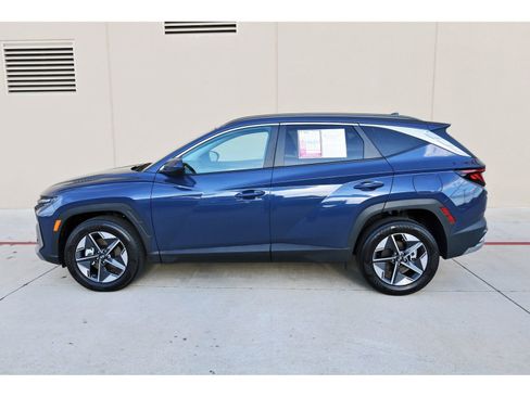 Certified 2025 Hyundai Tucson SEL AWD/4WD image 6