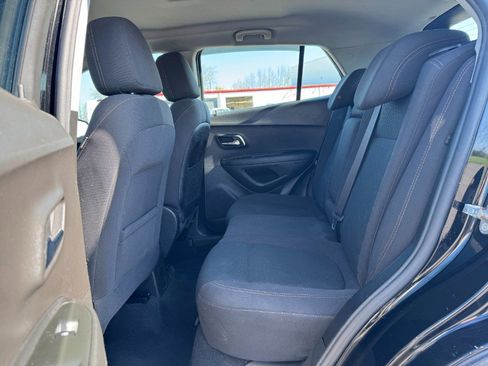 Used 2017 Chevrolet Trax LS FWD image 16