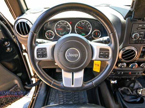 Used 2017 Jeep Wrangler Unlimited Sport AWD/4WD image 12