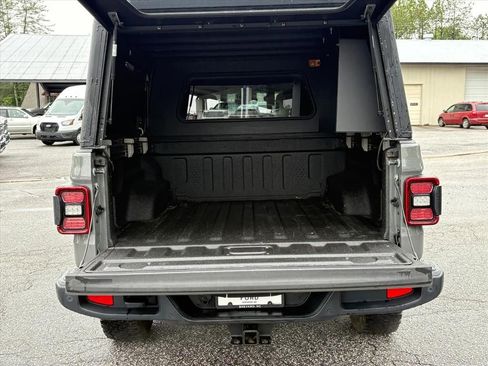 Used 2020 Jeep Gladiator Overland AWD/4WD image 21