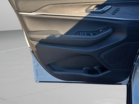 New 2025 Jeep Grand Cherokee Limited image 20