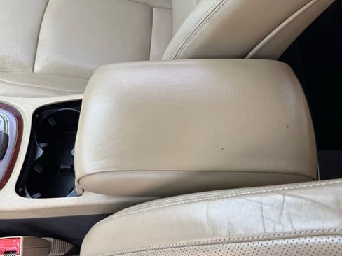 Used 2012 Hyundai Genesis 3.8 w/ Premium Pkg RWD image 53