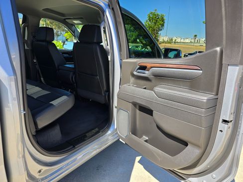 Used 2025 GMC Sierra 1500 SLT image 30