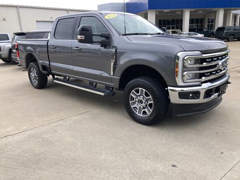 Used 2024 Ford F250 Lariat AWD/4WD image 3