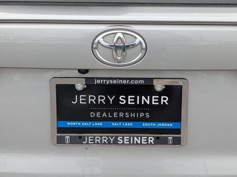 Used 2023 Toyota RAV4 XLE Premium image 13