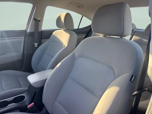 Used 2017 Hyundai Elantra SE FWD image 18