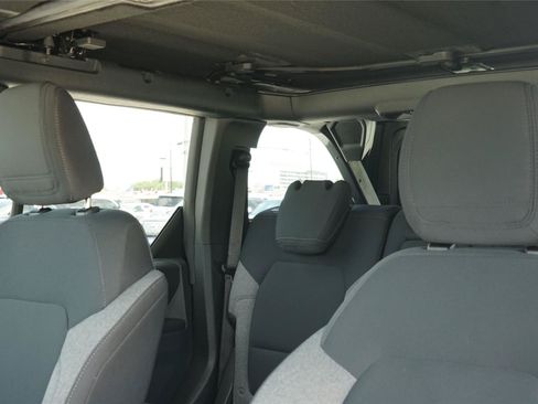 Certified 2025 Ford Bronco 4-Door AWD/4WD image 11