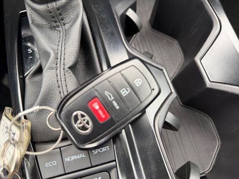 Used 2025 Toyota Camry LE image 22