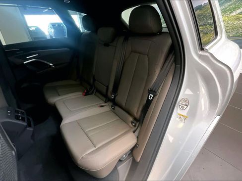 Used 2025 Audi Q5 Premium Plus image 21