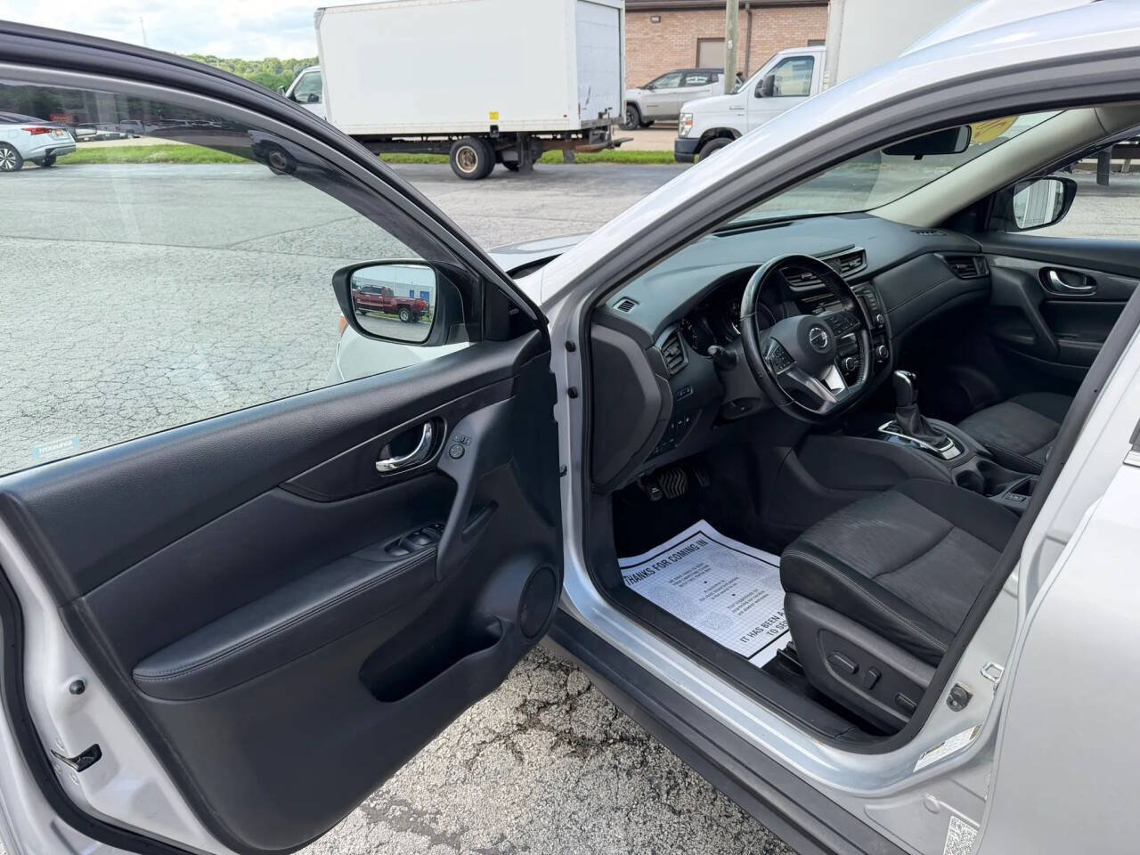 Used 2020 Nissan Rogue SV AWD/4WD image 9
