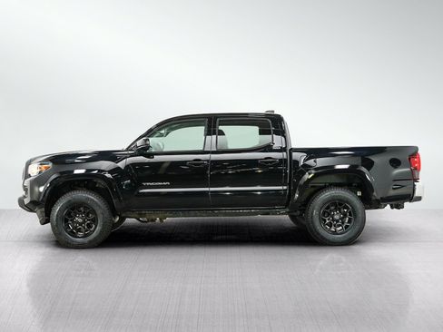 Used 2022 Toyota Tacoma SR5 AWD/4WD image 2
