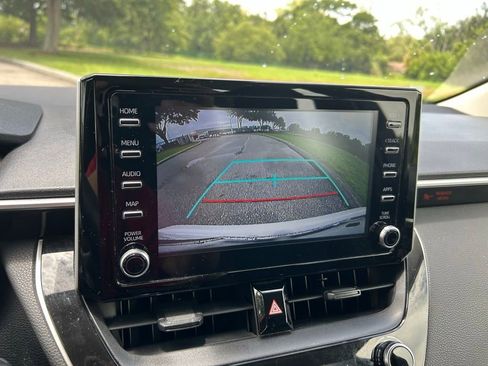 Used 2020 Toyota Corolla LE FWD image 25
