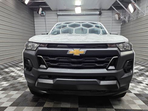 Used 2024 Chevrolet Colorado W/T w/ WT Convenience Package II AWD/4WD image 4