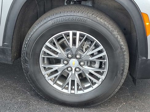 Used 2025 Chevrolet Traverse LT w/ LPO, Floor Liner Package AWD/4WD image 8